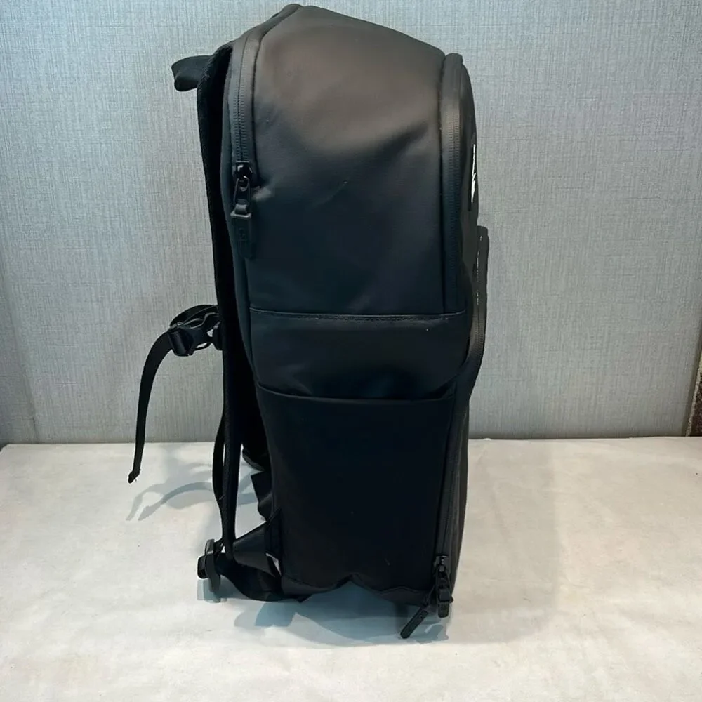Vooray Insulated Picnic Backpack Black Zip Closure Adjustable Straps
